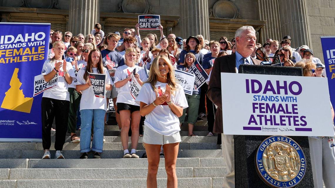 Idaho Gov. Little accuses feds of 'radically redefining gender', issues executive order